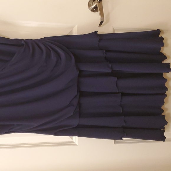 Dress, LUXE BY CARMEN MARC VALVO - Picture 2 of 10